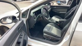 Volkswagen Golf 2025 300TSI R-Line