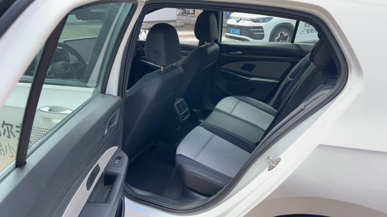 Volkswagen Golf 2025 300TSI R-Line